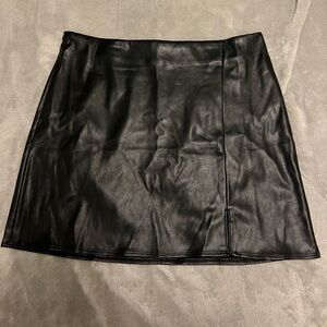 Old Navy fitted leather skirt